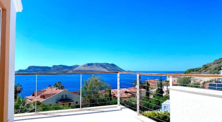 Villa with terrace, jacuzzi & sauna in Antalya