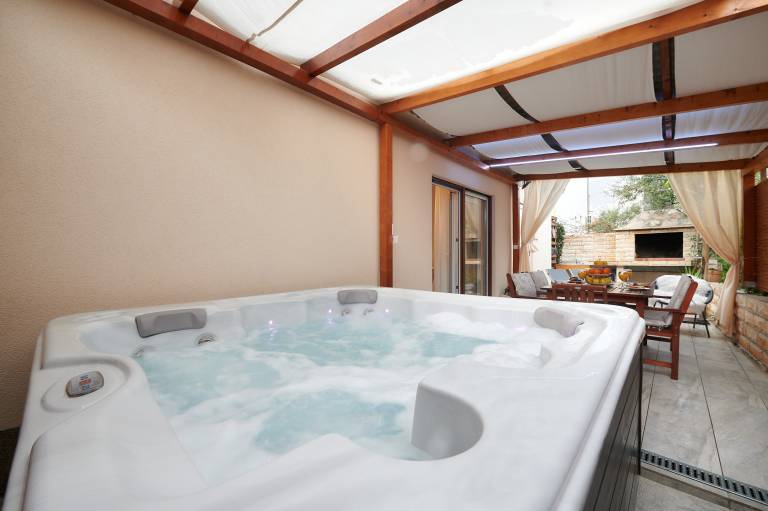 Apartment Boris (ST) - Two Bedroom Apartment with Terrace and Jacuzzi in Okrug