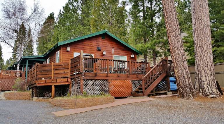 Cabin Lake Almanor