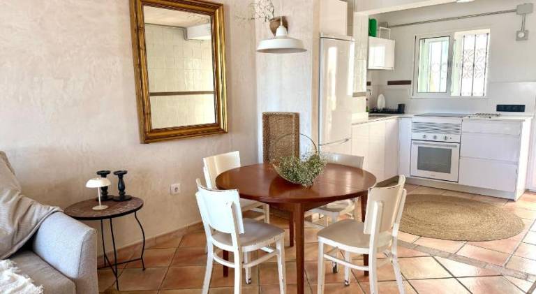 Vacation home with private pool & terrace | Pet-friendly — photo 3