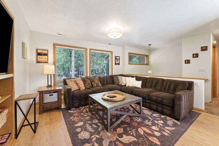 Child-friendly nice vacation home with hot tub, pool & barbeque | Pet-friendly — photo 3