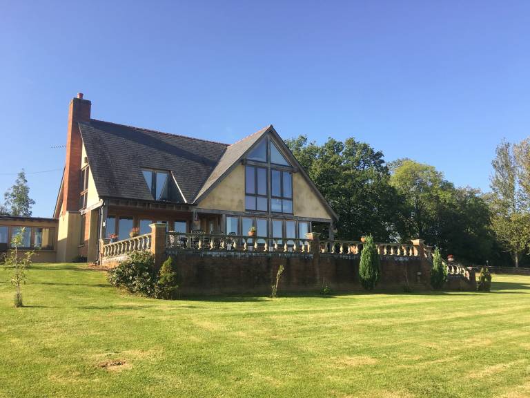 Cottage  Leominster