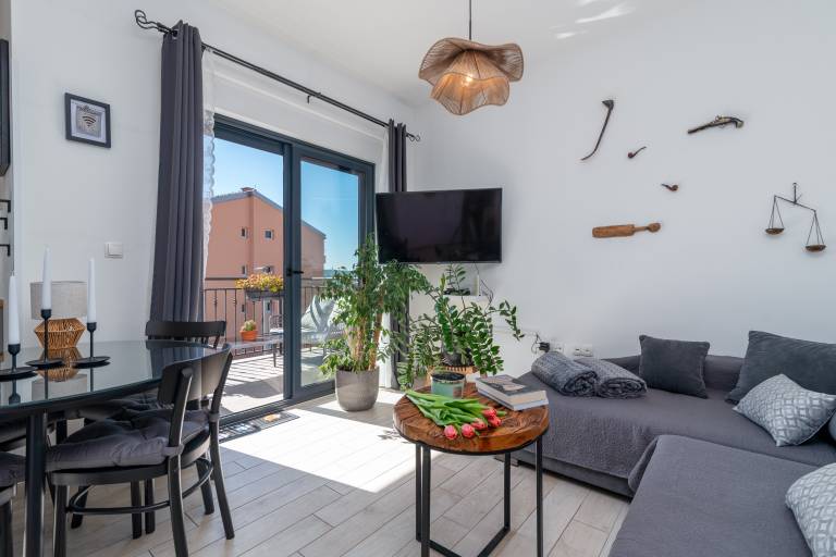 Holiday apartment with terrace in Okrug