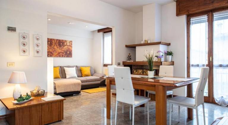 Fully equipped lovely rental apartment with patio | Dogs allowed in Bellagio