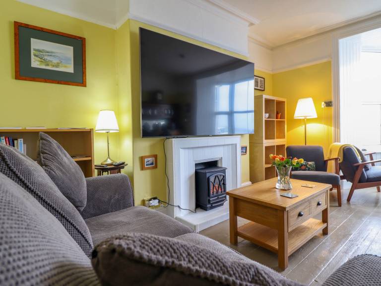 Family-oriented cottage with terrace | Beach view | Next to the beach | Pets allowed — photo 3