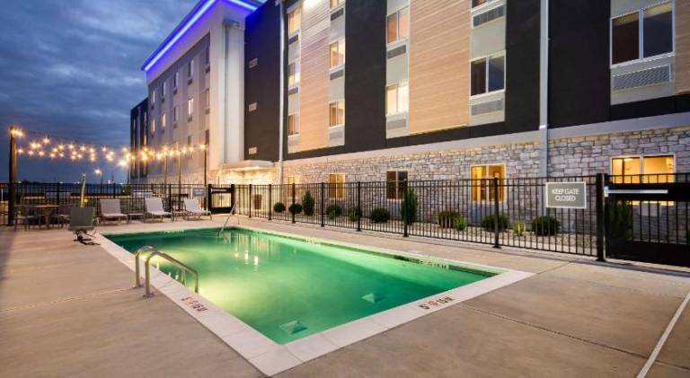 Everhome Suites Lexington - Horse Park — photo 3