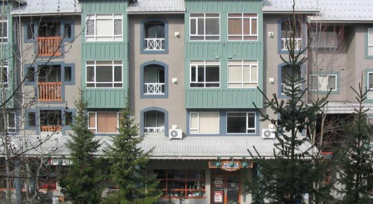 Town Plaza Suites by Golden Dreams — photo 5