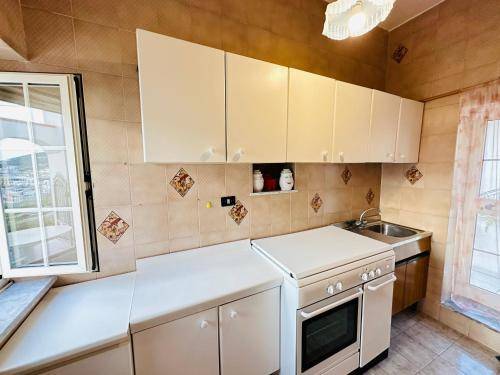 Apartment with patio — photo 4