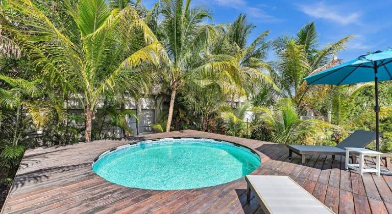 Spacious vacation home with pool | Pets are welcome — photo 2