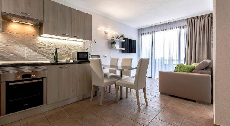 Holiday apartment with garden, heated pool & terrace in Adeje