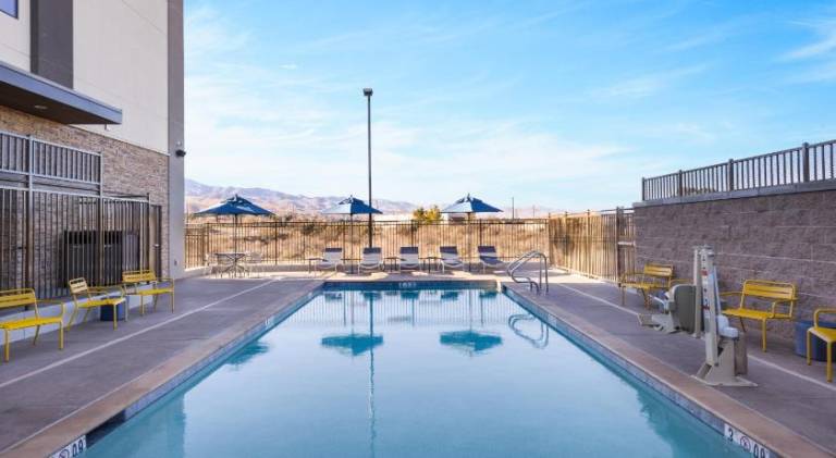 Hampton Inn & Suites by Hilton Cottonwood — photo 2