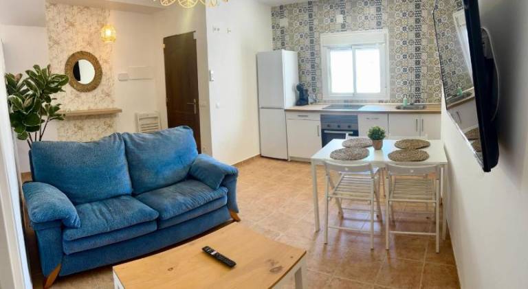Rental apartment with patio — photo 2