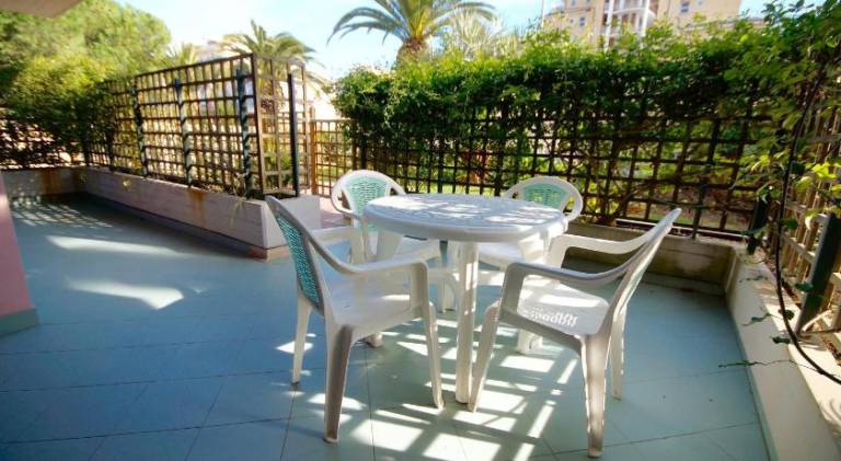 Holiday apartment with terrace & garden — photo 3