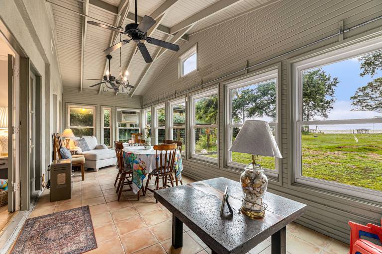 House  Bacliff