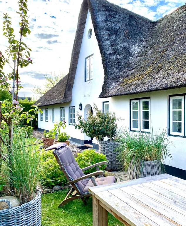 Geschmackvoll, hochwertig - außergewöhnliche Wohnung im historischen Friesenhaus in Sylt