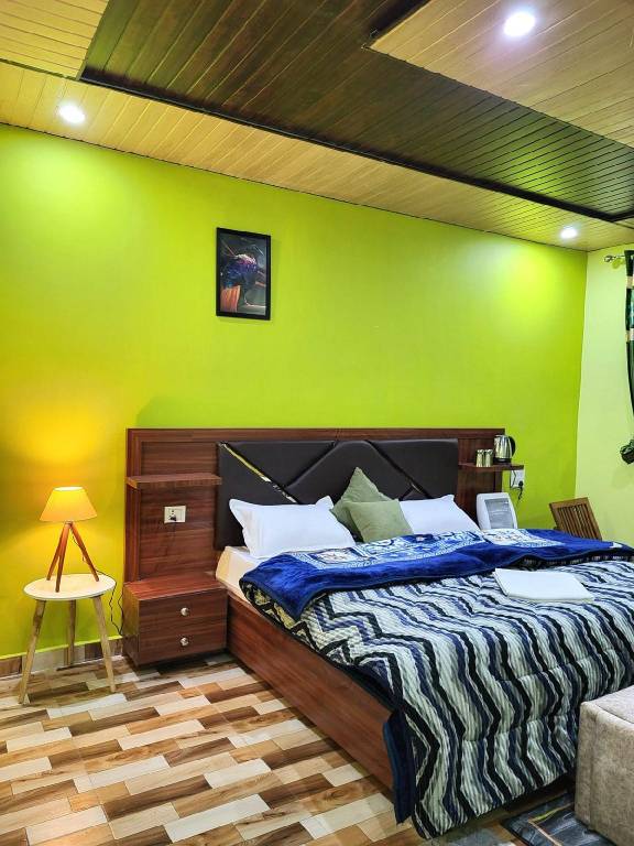 Hanging Glacier Homestay Auli