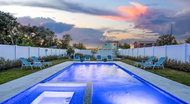 Vacation home with terrace, private pool & jacuzzi in Delray Beach, FL