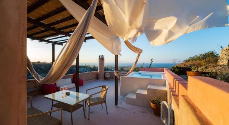 Villa with hot tub, terrace & yard — photo 3