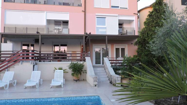 Apartman  Peroj