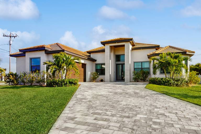 House  Pelican