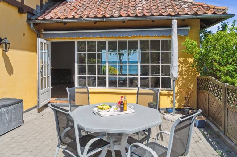 Vacation home with yard & patio | Sea view | Pets allowed — photo 2