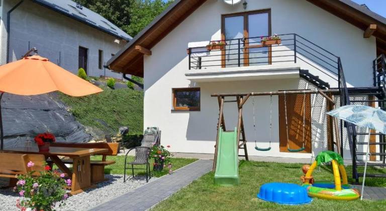 Holiday apartment with patio, grill & garden — photo 4