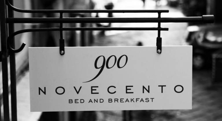 900 Bed and Breakfast in Nola