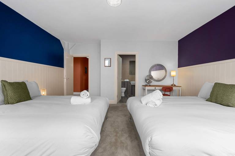 Family-oriented apartment | Close to Manchester Town Hall | Suitable for remote work | Dogs allowed — photo 4