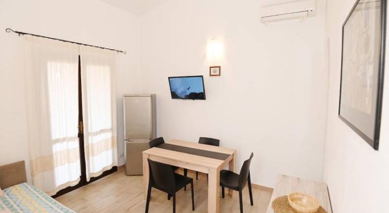 House with 2 rooms for 4 persons — photo 3