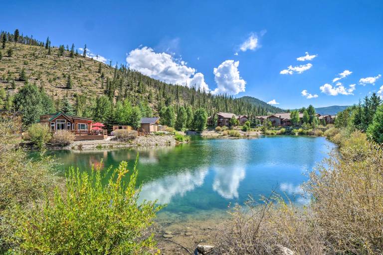 6 Mi to Ski Resort! Lakefront Breckenridge Cabin — photo 3