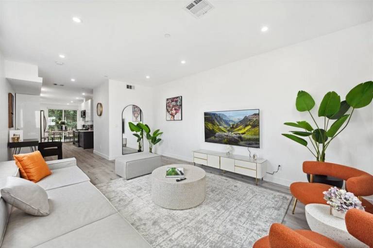 Hus Hollywood