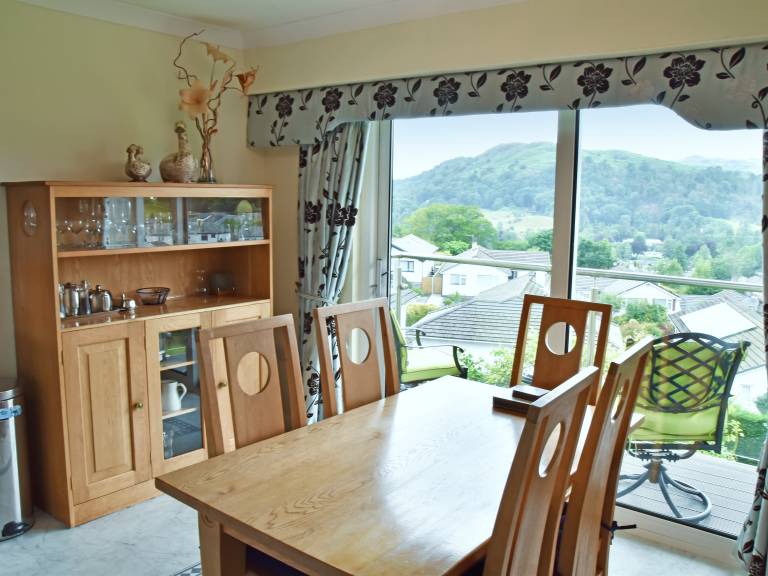 Cottage with garden — photo 4