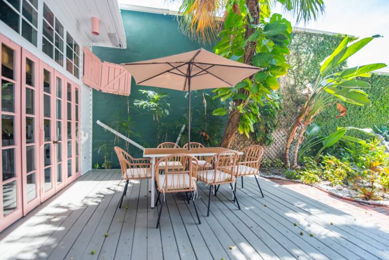 New Rose Petal Petite Suite - Pool Parking — photo 4