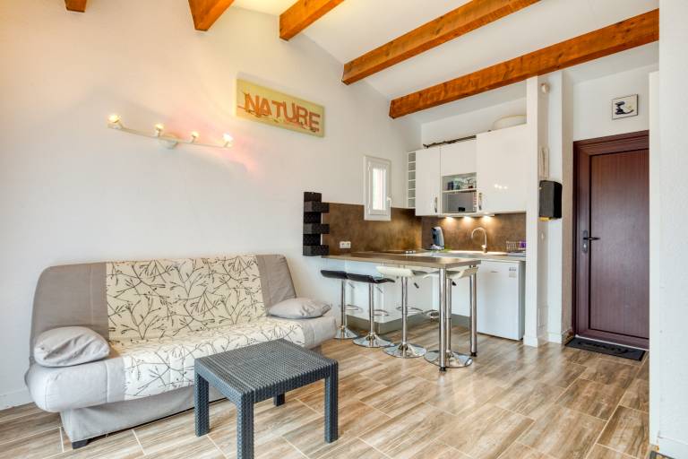 Apartment 'Cap D'agde, Beau T2, Parking' with Shared Pool and Private Terrace — photo 2