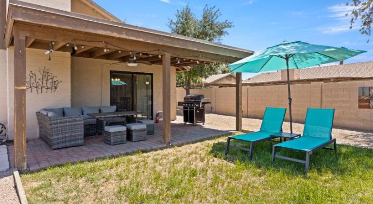 Spacious stunning ranch house, hot-tub and private basketball court, near WestWorld, TPC — photo 4