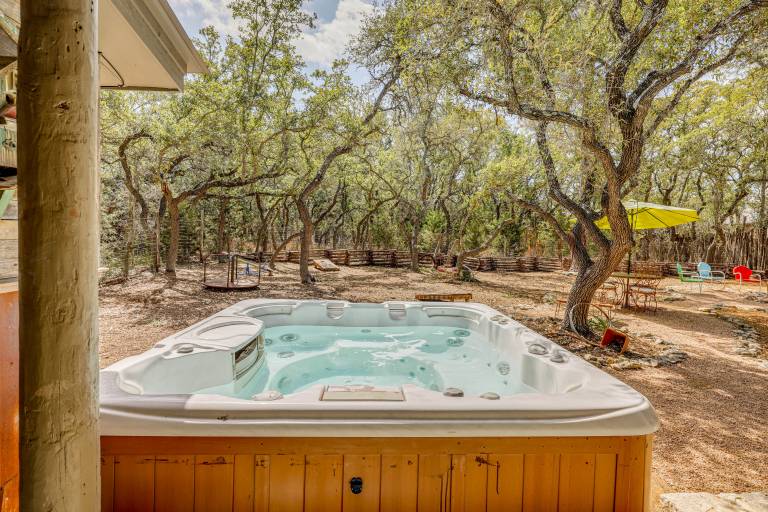Hot Tub & Yard! 'Inn the Woods' Wimberley Cabin — photo 3