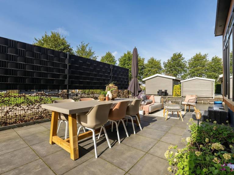 Chalet with patio — photo 2