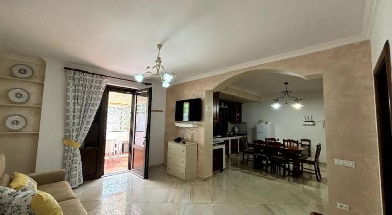 Rental apartment with terrace & jacuzzi — photo 2