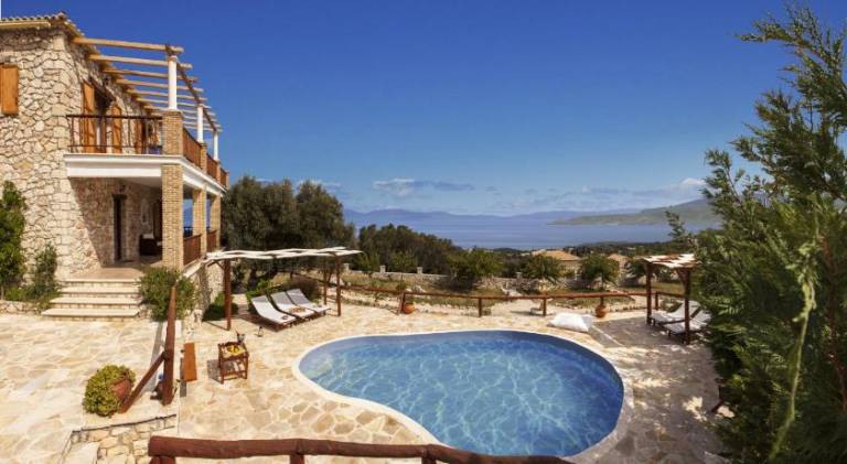 Villa with jacuzzi, patio & barbeque in Zakynthos