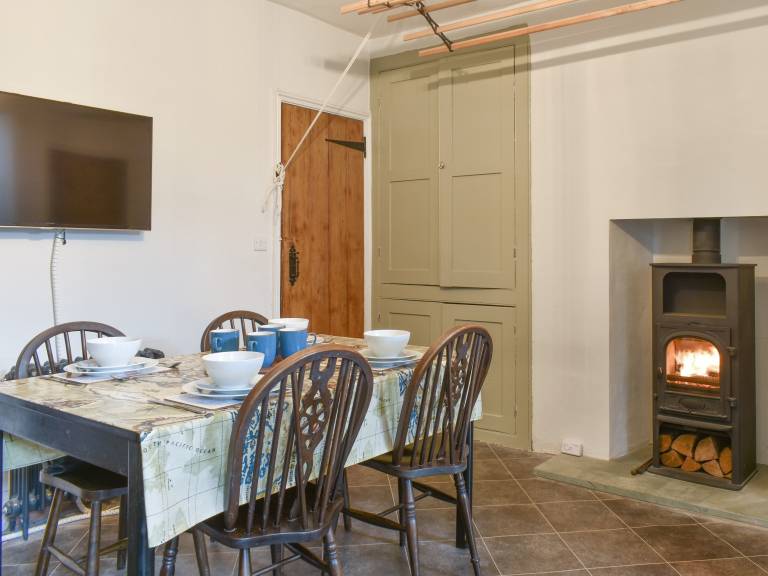 Cottage with yard | River view — photo 5