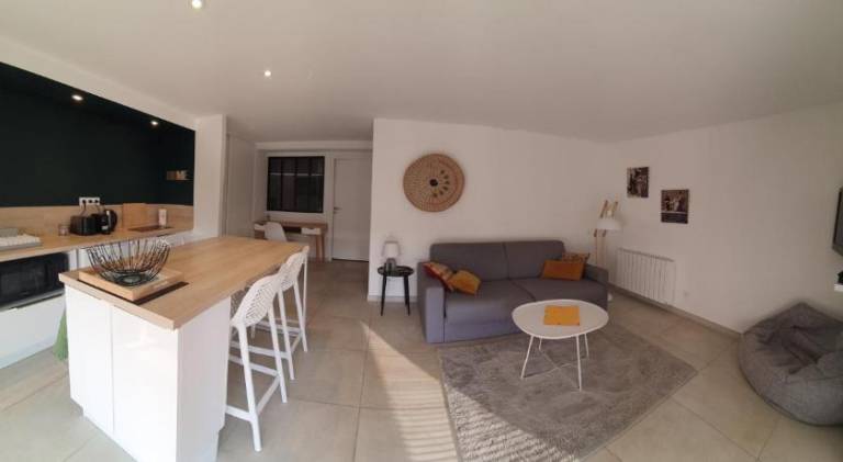 Wonderful rental apartment with pool | Dogs allowed in Dardilly