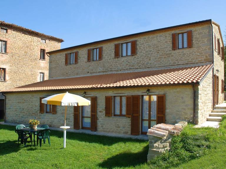 Apartment with barbeque, pool & yard | Nature view — photo 2