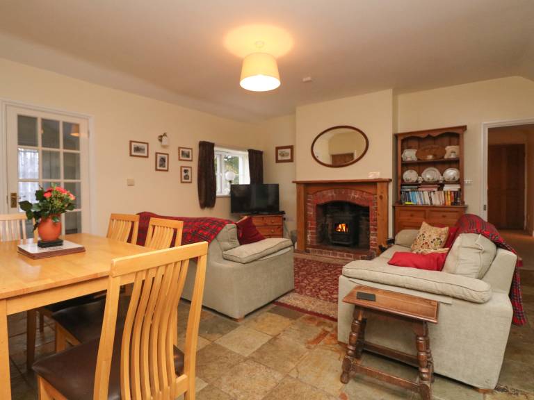 Family-friendly wonderful cottage with yard | Beach view | Pets allowed — photo 4