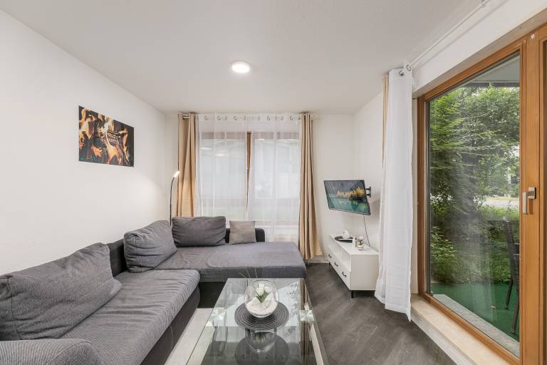 Rob's Flat - Moderne 3-Zimmer-Ferienwohnung mit Terrasse, 6 Schlafplätzen, 2 Min S-Bahn, Weil der Stadt bei Stuttgart — photo 5