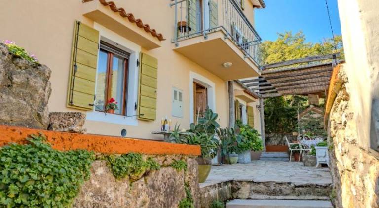 Anamaria Rustic Apartments in Moscenicka Draga