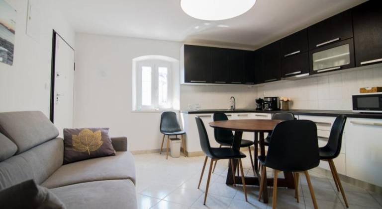Nice holiday apartment with patio & grill | Perfect for remote work | Pets allowed — photo 2