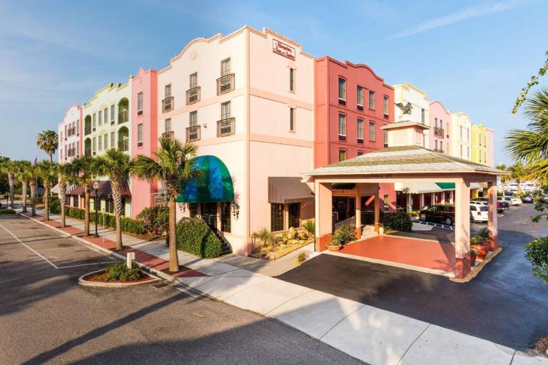 Hampton Inn & Suites Amelia Island-Historic Harbor Front in Fernandina Beach, FL