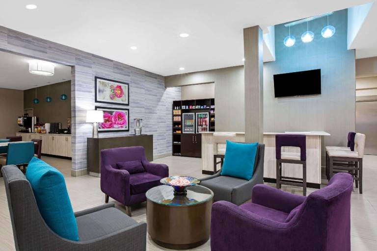 La Quinta Inn & Suites by Wyndham Pharr North McAllen — photo 3