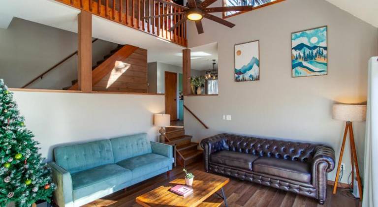 House with hot tub | Pet-friendly — photo 3