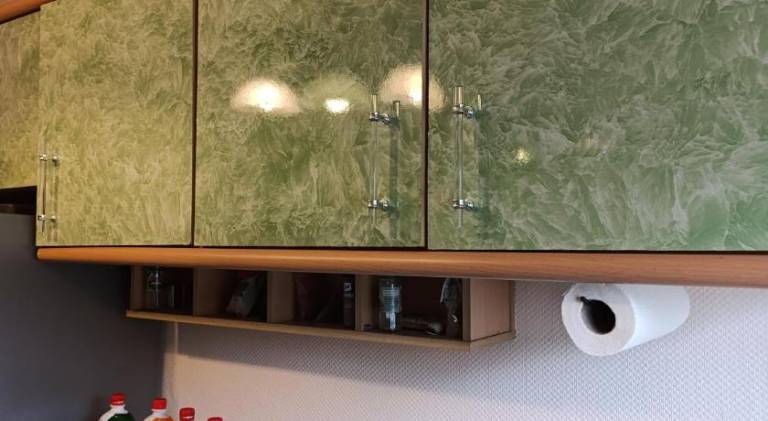 Weltoffenes privates Gastezimmer bei LGBTQ freundlichen Gastgeber der mit in der Wohnung lebt — photo 3